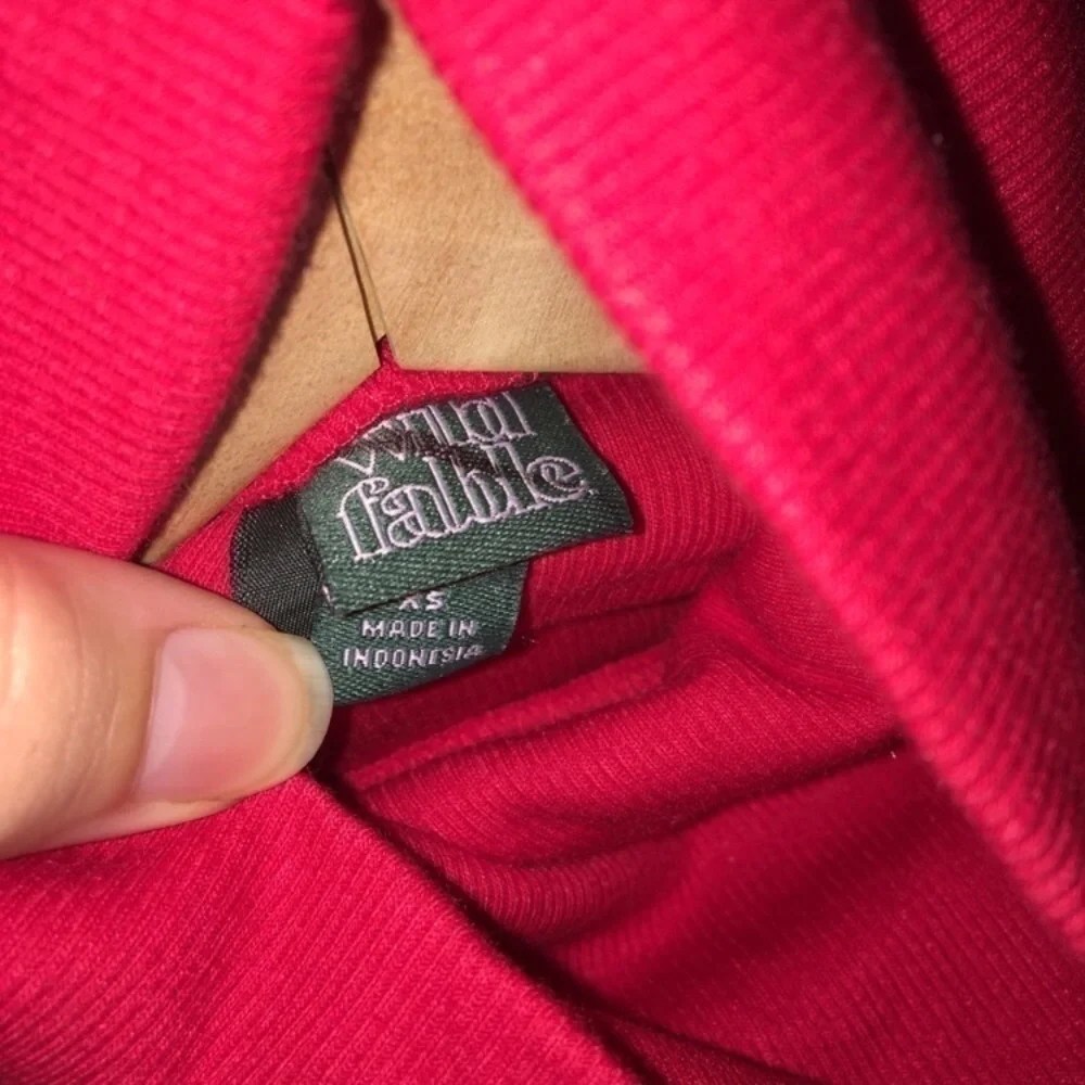 Wild Fable Red Turtle Neck Tee - Picture 4 of 4